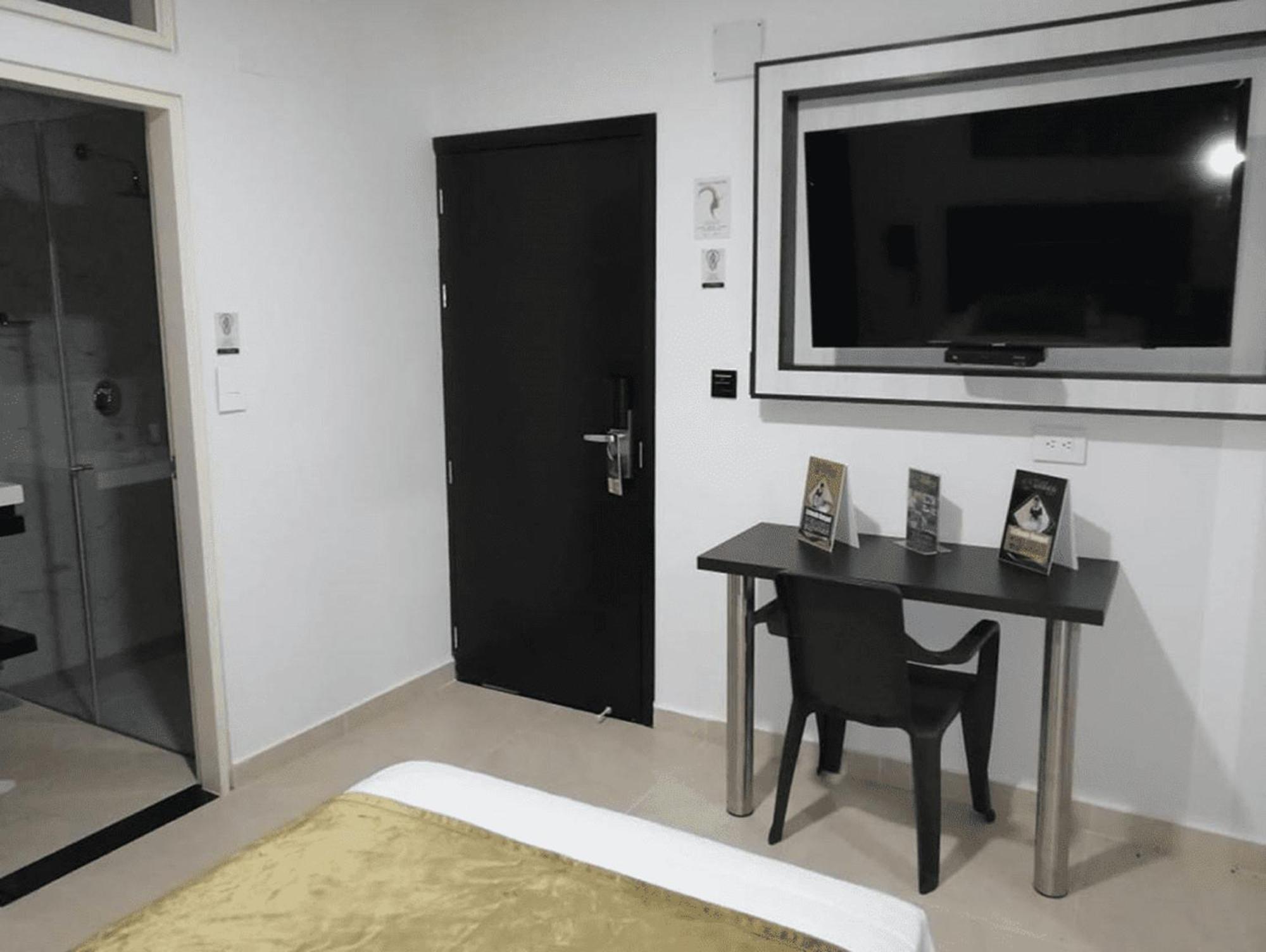 Andinos Plaza Florencia Hotel